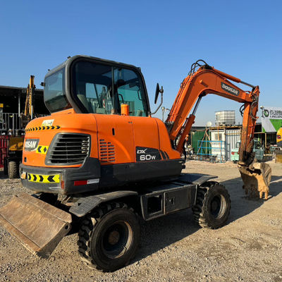 48KW Usado DOOSAN máquina de excavación Doosan DX60W Excavadora de rastreo hidráulico 5550 kg