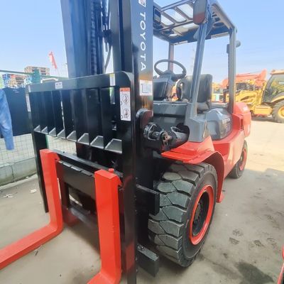 Carga de 5 toneladas carretillas elevadoras de segunda mano Mini Toyota 50 Diésel carretilla elevadora de alta eficiencia